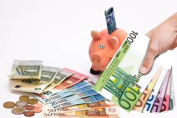 Canone conto corrente bancario, i big del credito aumentano i costi mensili