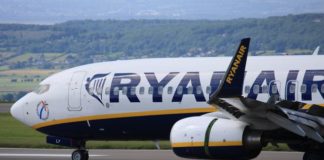 Assunzioni Italia 2017: posti di lavoro aerei Ryanair piloti ed equipaggio, le info