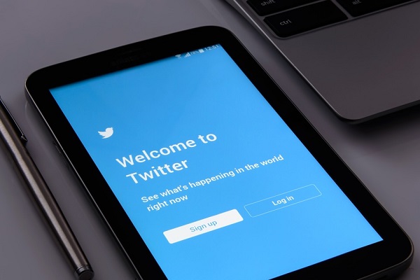 Agenzia delle Entrate su Twitter, il Fisco attira anche i lettori più giovani